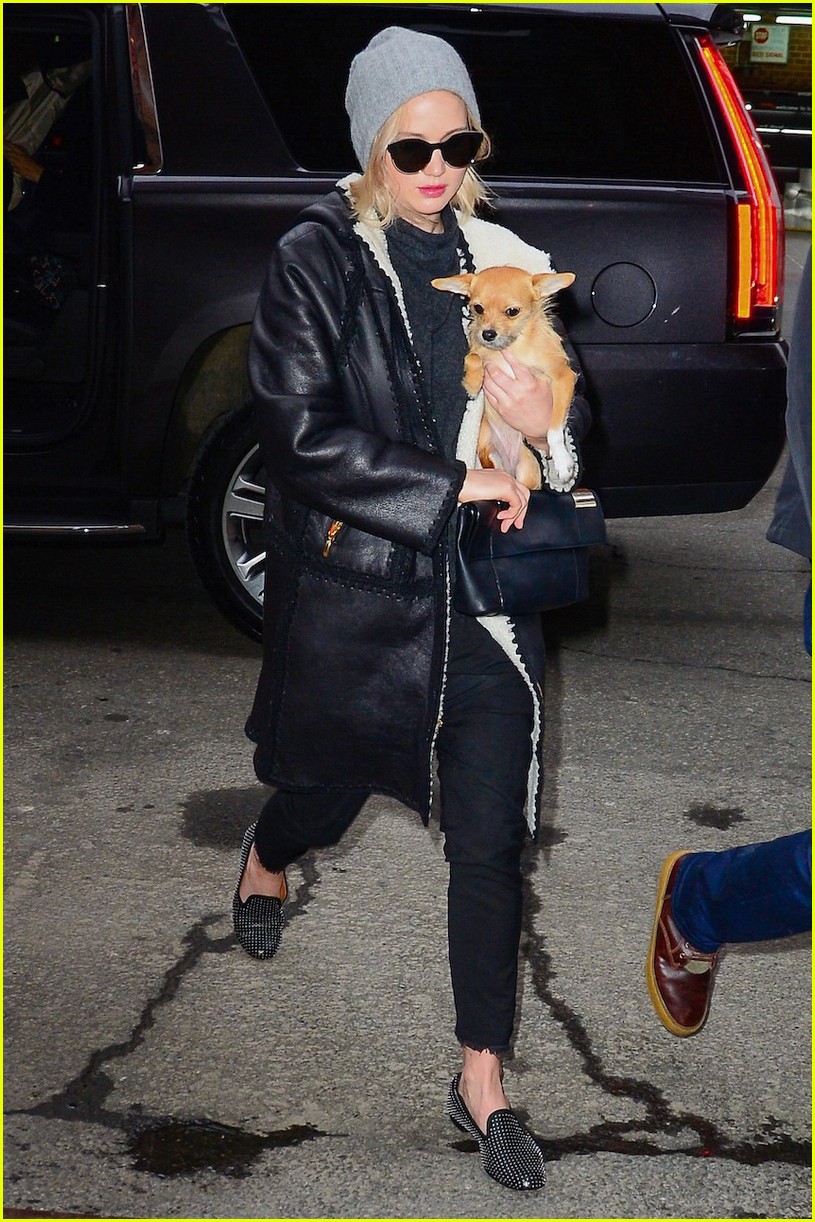 Full Sized Photo of jennifer lawrence arrives with pippi 01 | Jennifer