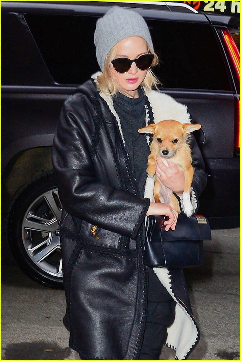 Full Sized Photo of jennifer lawrence arrives with pippi 06 | Jennifer