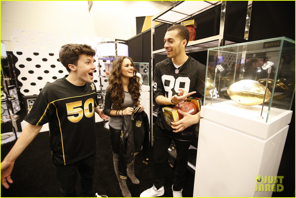 Madison Pettis Shows Off Her NFL Shirt Design With Kalin & Myles!: Photo  923297, 2016 Super Bowl, Kalin and Myles, kalin white, Madison Pettis,  myles parrish Pictures