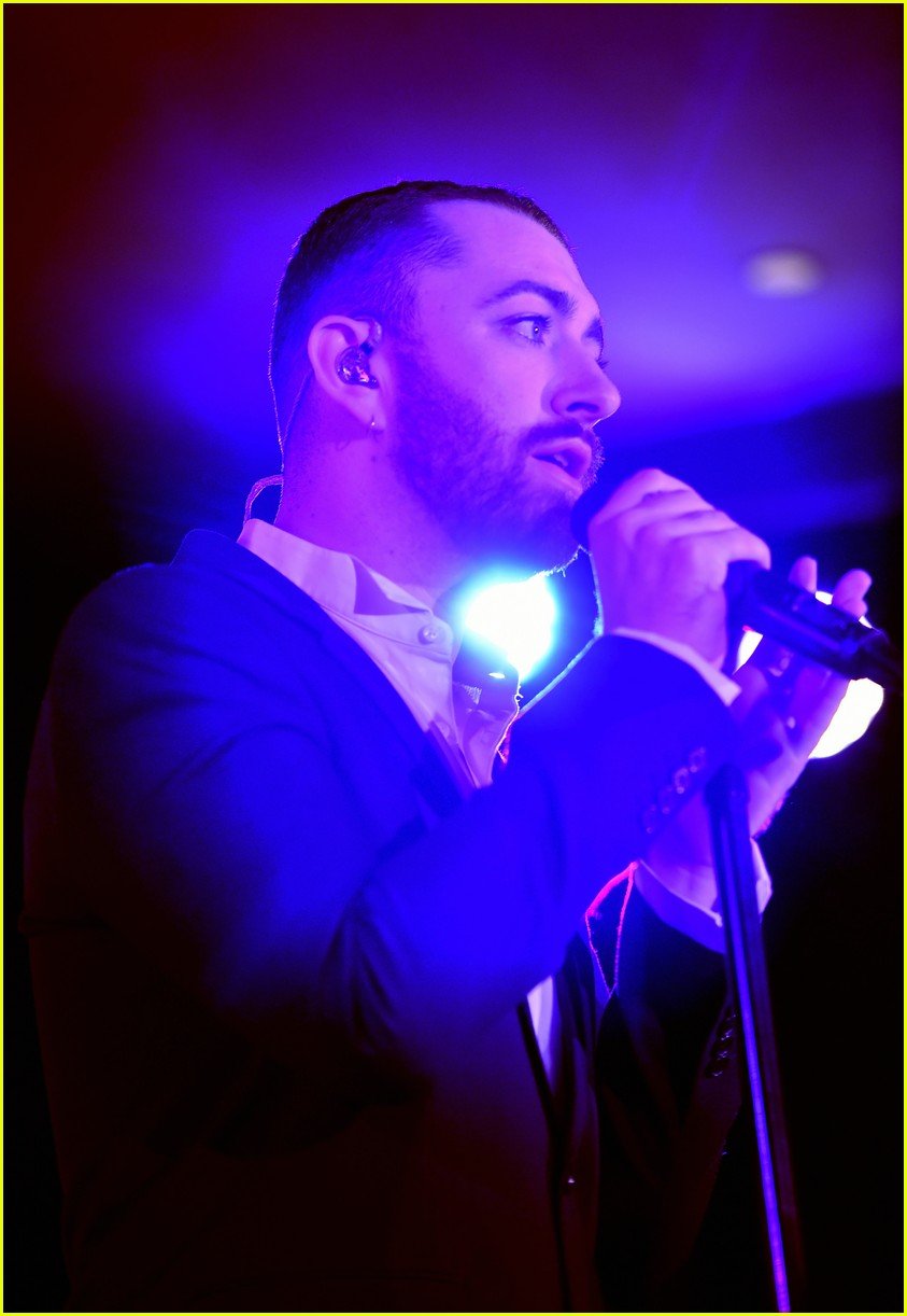 sam smith performs first time two months 05