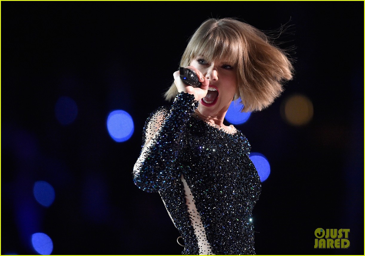 Taylor Swift Slays Grammys 2016 Opening With 'Out of the Woods' Watch