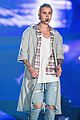 justin bieber debuts new song insecurities on tour 12