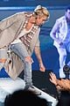 justin bieber debuts new song insecurities on tour 18