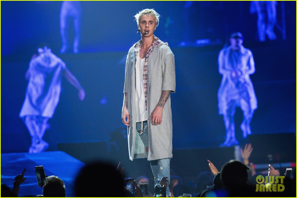 Full Sized Photo Of Justin Bieber Purpose Tour Seattle Set List 04 Justin Bieber Begins