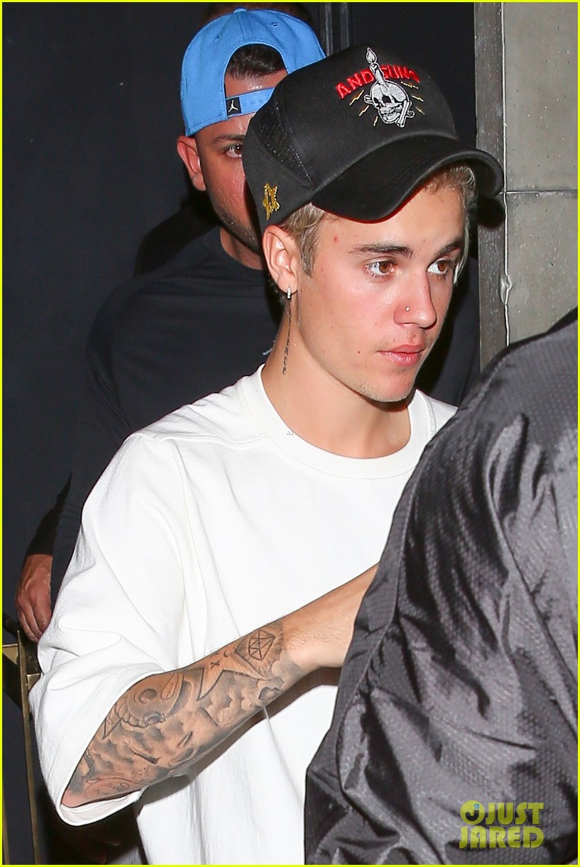 Justin Bieber Parties With the Kardashians After L.A. Show | Photo ...