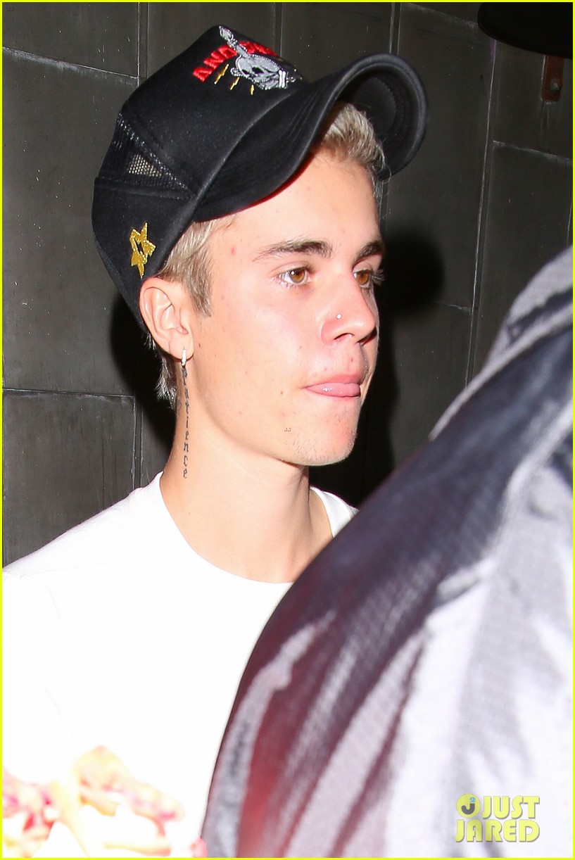 Justin Bieber Parties With the Kardashians After L.A. Show | Photo ...