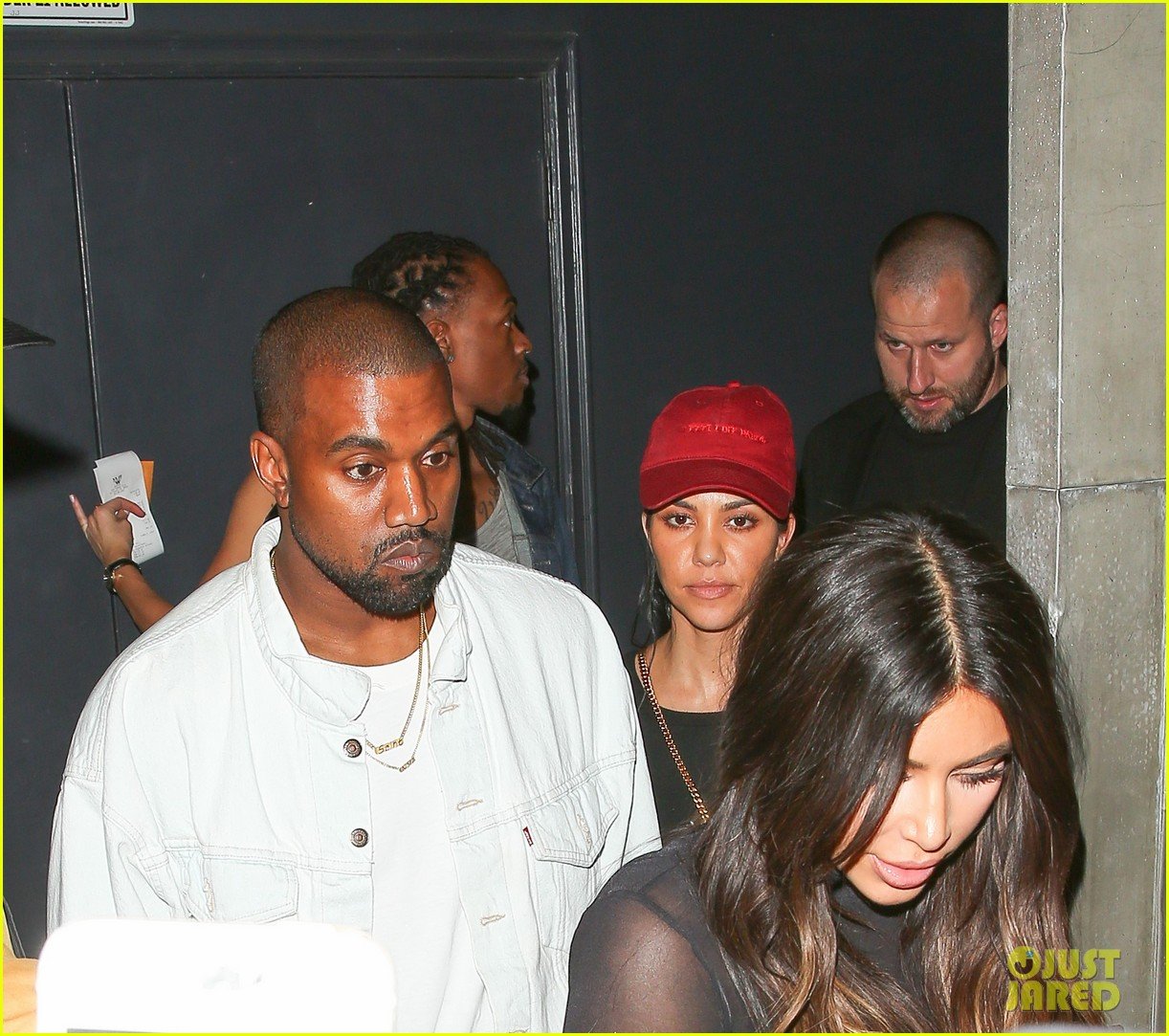 Justin Bieber Parties With The Kardashians After L.A. Show | Photo ...