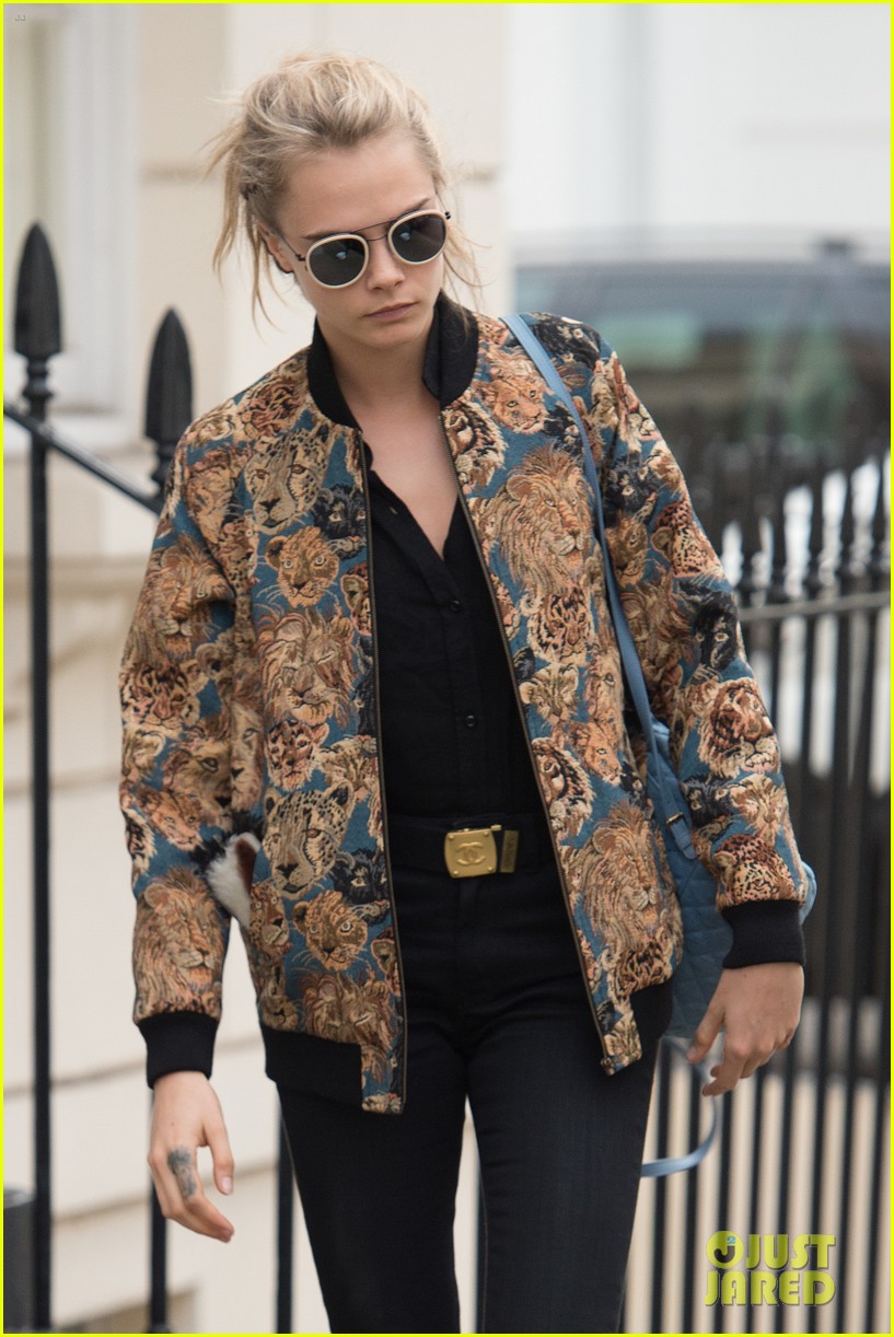Full Sized Photo of cara delevingne st vincent leave home muse artist ...
