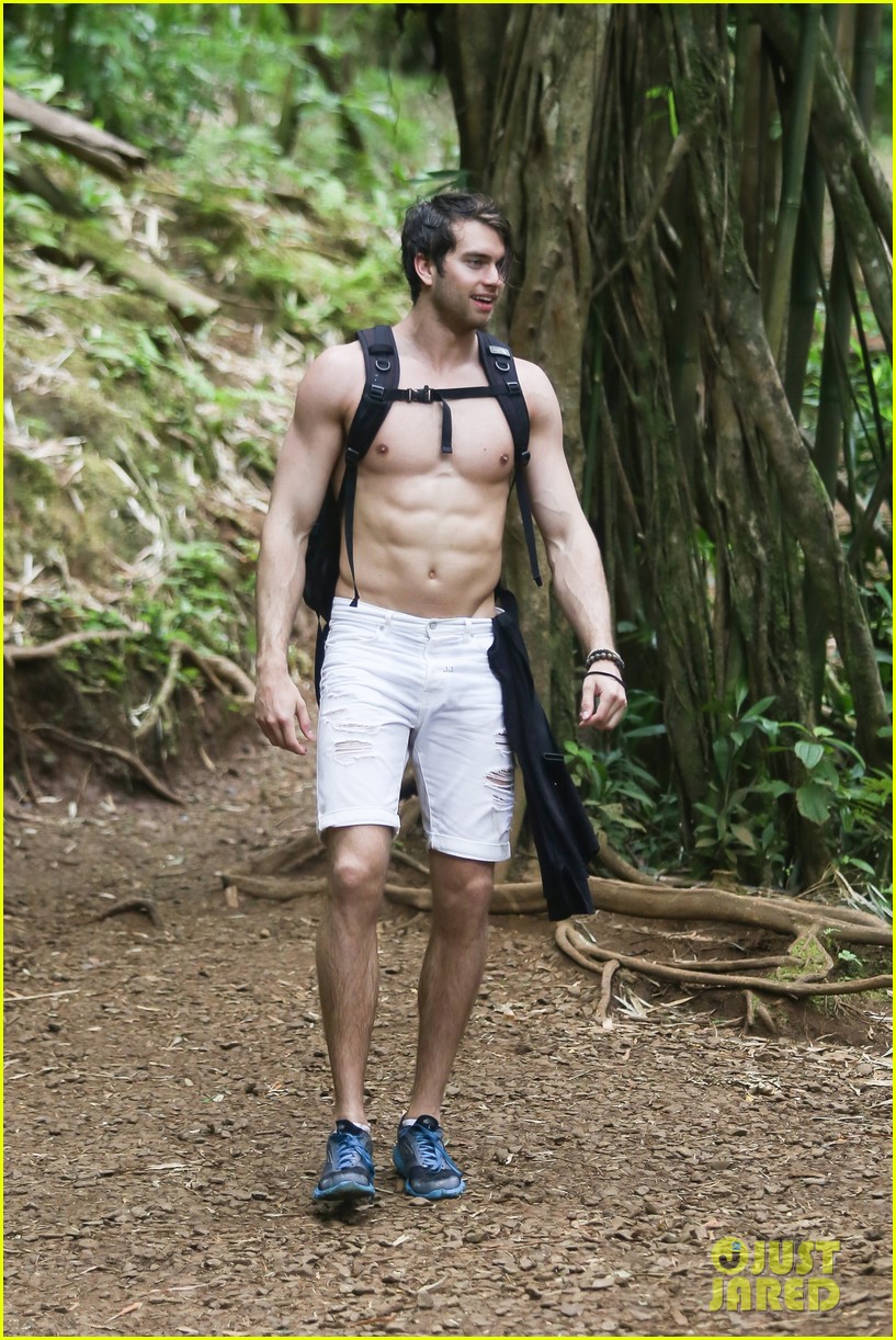 Full Sized Photo Of Pierson Fode Shirtless In Hawaii Pierson Fode