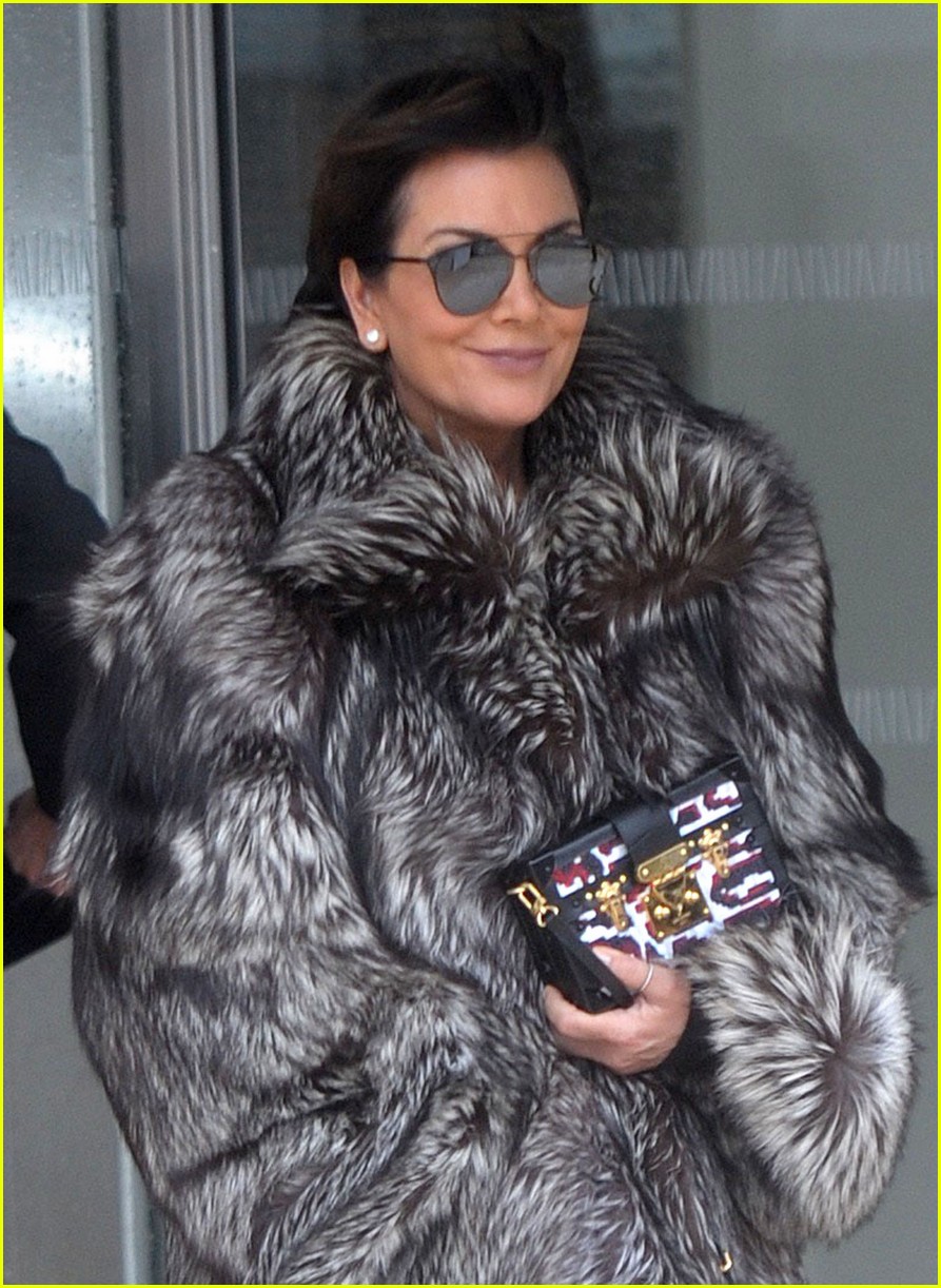 Selena Gomez Joins Alicia Vikander For Louis Vuitton Dinner Party