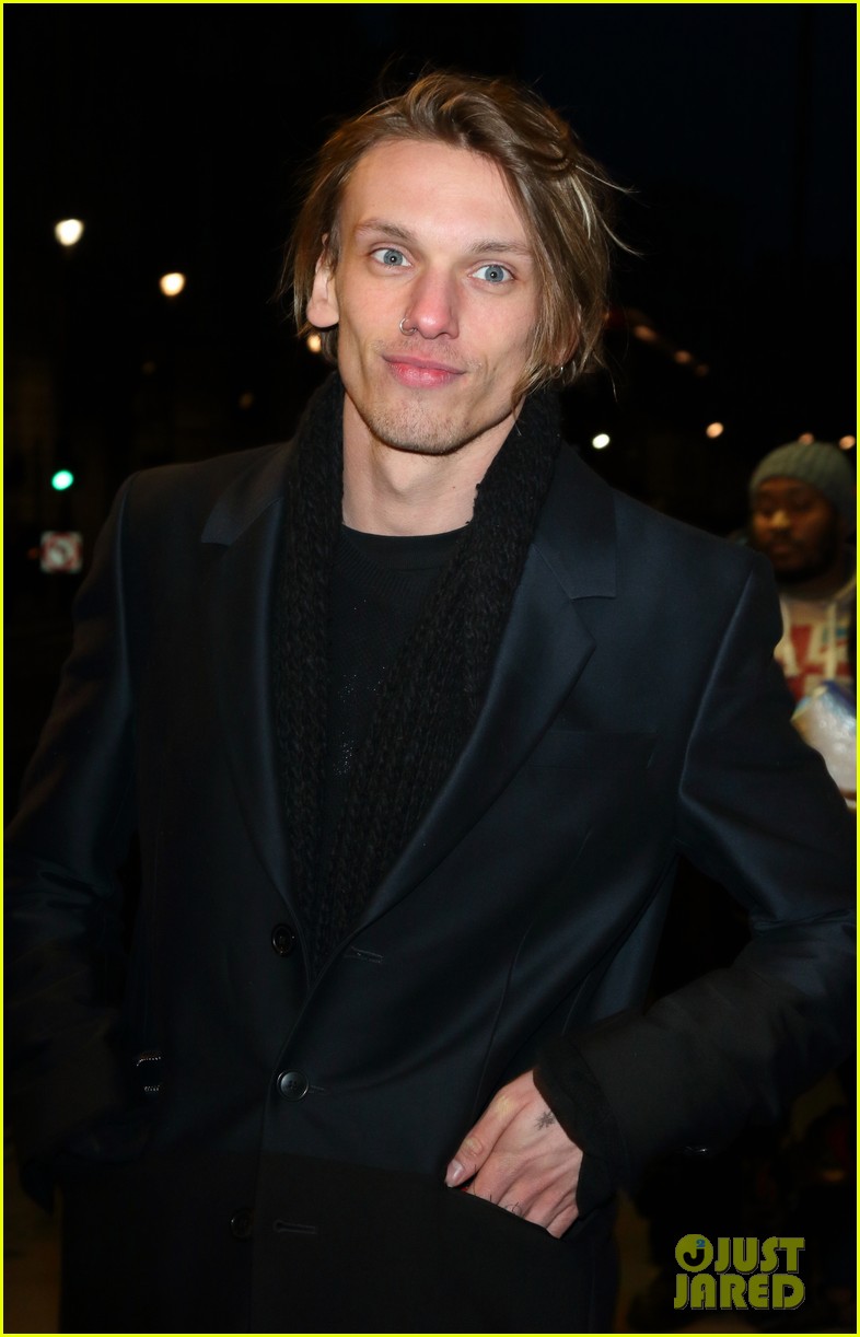 kit harington jamie campbell bower have theatre night at the maids 10
