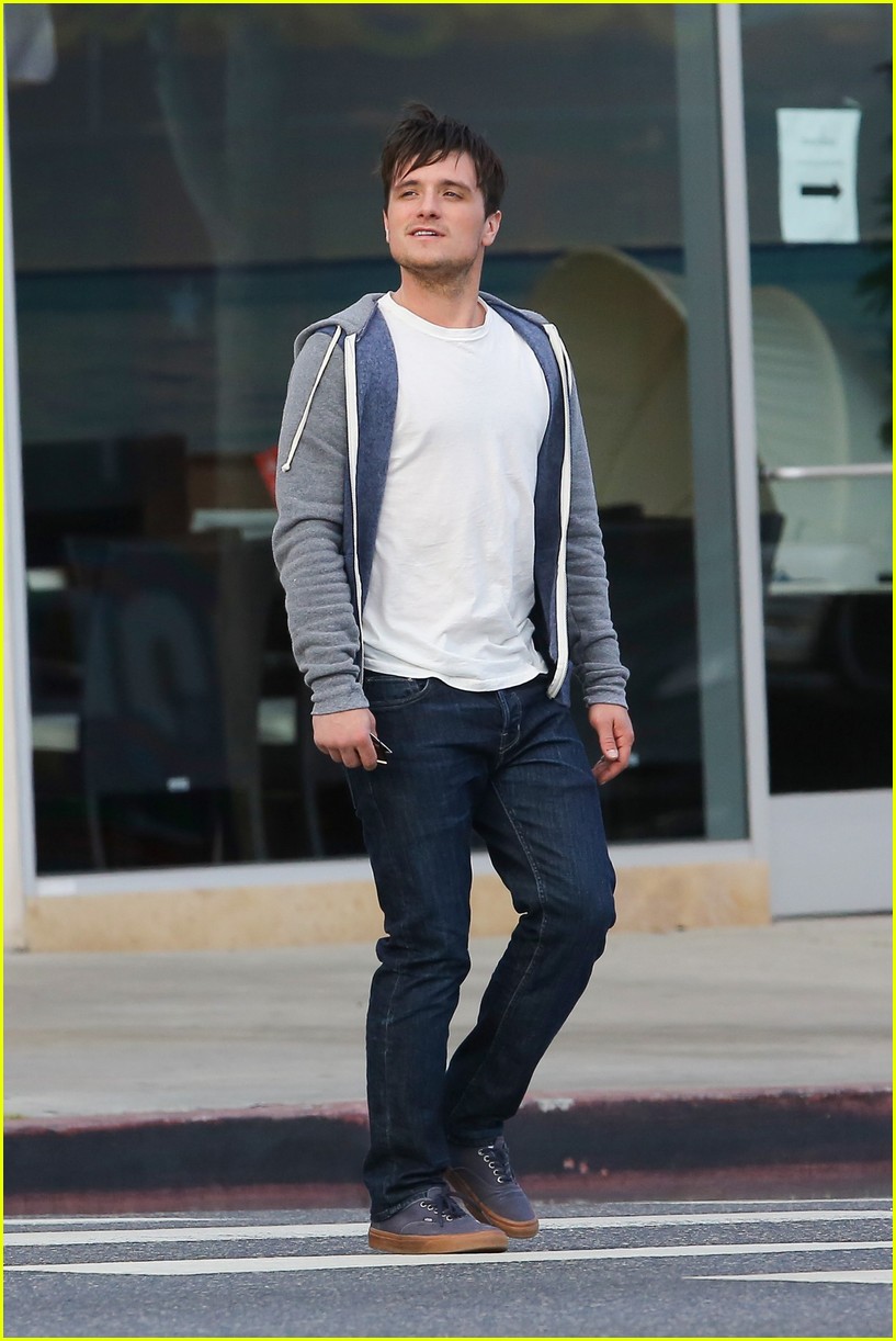 Josh Hutcherson Films With Seth Rogen For Future Man Series Photo 949175 Photo Gallery 