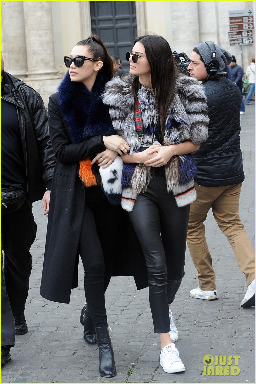 Full Sized Photo of kendall jenner brings her film camera to rome 02