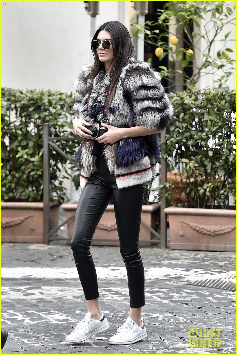 Full Sized Photo of kendall jenner brings her film camera to rome 16