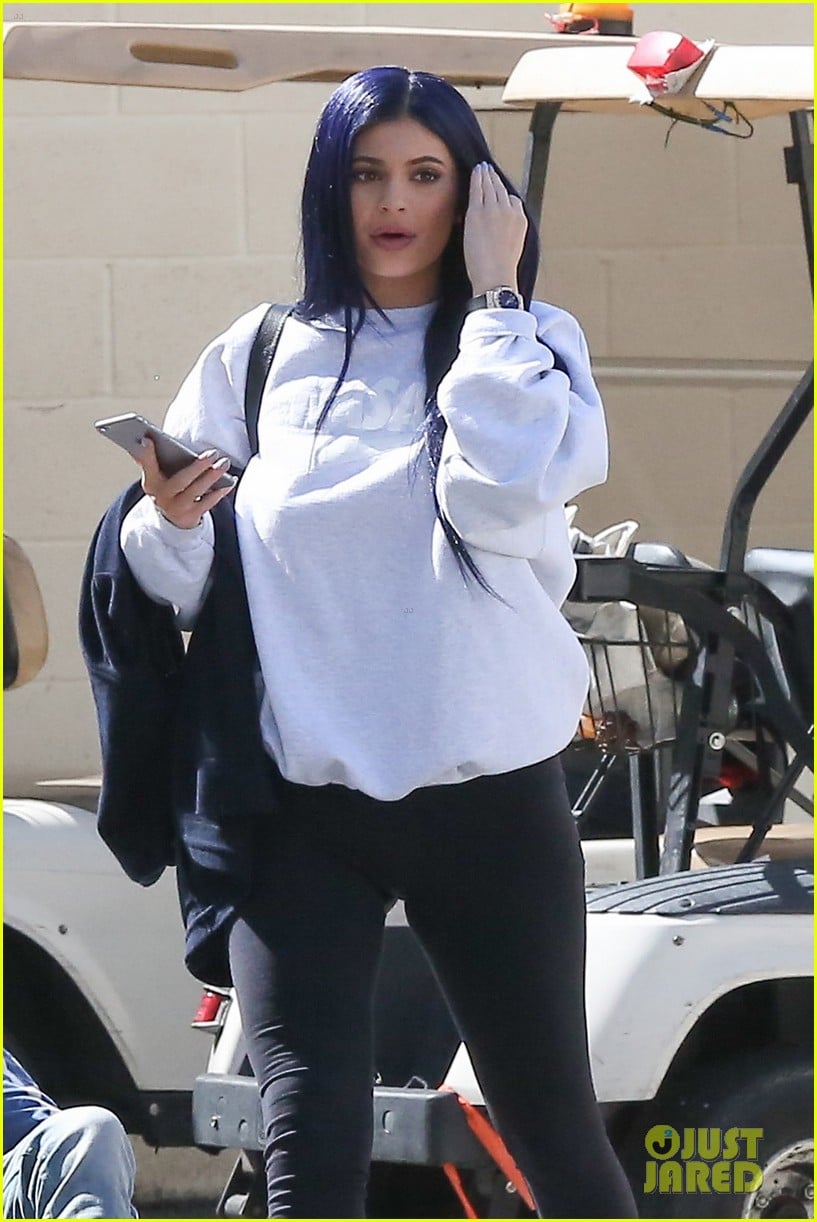 Kylie Jenner Debuts Midnight Blue Hair After Saying Her Hair Is Partially  'Destroyed': Photo 941095 | Kylie Jenner Pictures | Just Jared Jr.