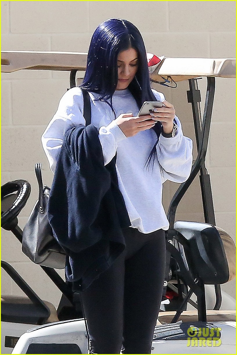 Kylie Jenner Debuts Midnight Blue Hair After Saying Her Hair Is Partially  'Destroyed': Photo 941112 | Kylie Jenner Pictures | Just Jared Jr.