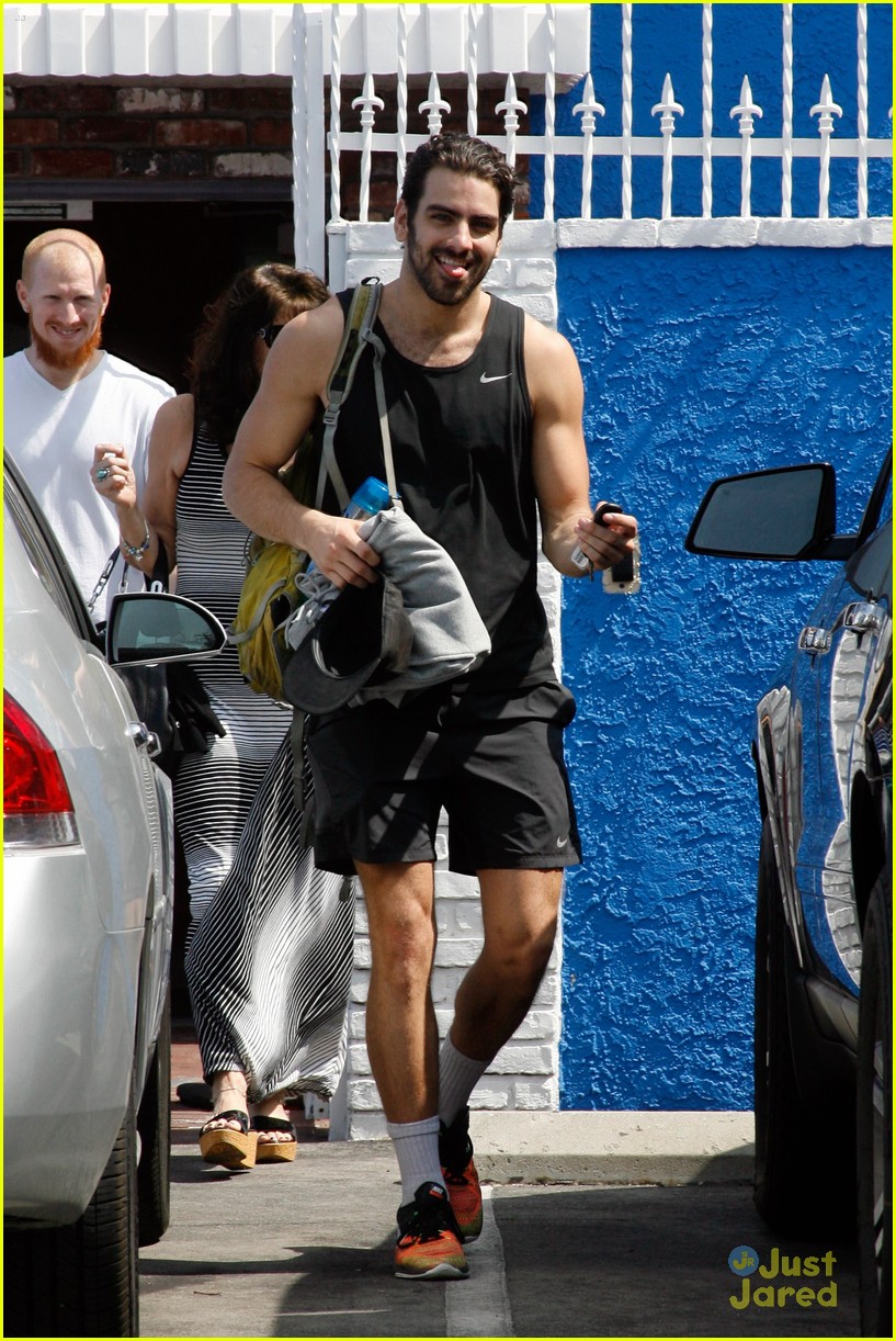 Nyle DiMarco Brings Twin Brother Nico To DWTS Practice | Photo 944701 ...