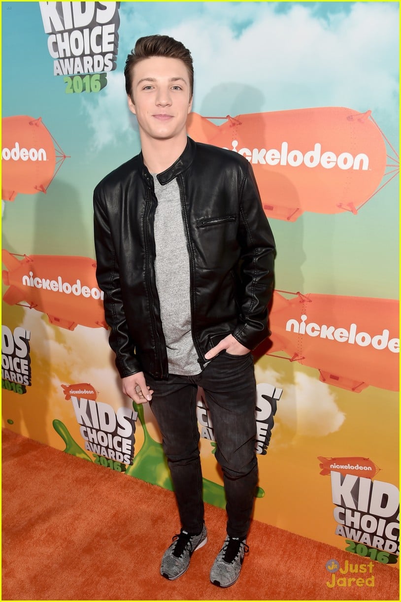 Paris Berelc & Jake Short Bring The 'Elite Force' To Kids Choice Awards ...