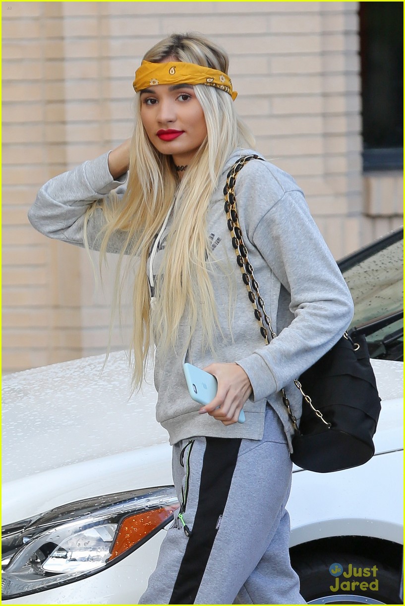 Pia Mia Wears Sweats With Heels For Shopping Trip to Barneys New York ...