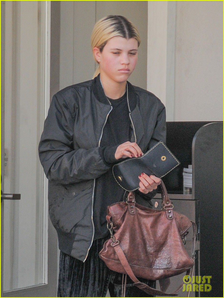 Sofia Richie Spends Her Weekend at the Pool! | Photo 941998 - Photo