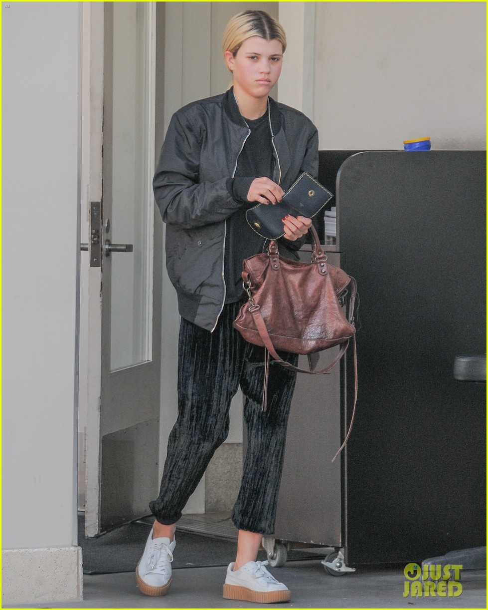 Sofia Richie Spends Her Weekend at the Pool! | Photo 942003 - Photo