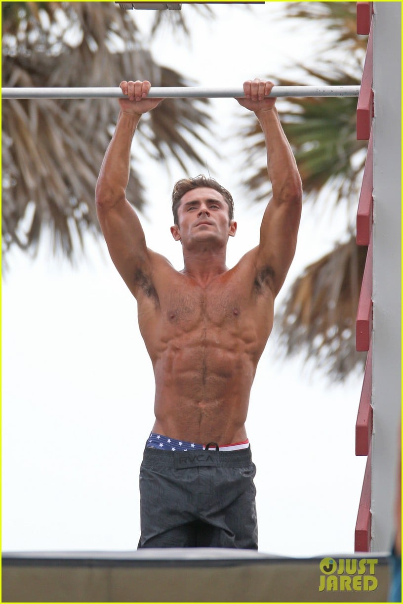 Zac Efron Puts His Chiseled Abs On Display For Baywatch Obstacle Course Photo 938506 Photo 9422