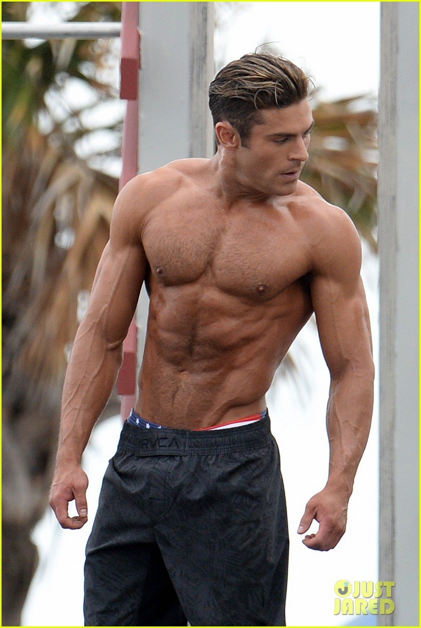 Zac Efron Puts His Chiseled Abs On Display For Baywatch Obstacle Course Photo 938526 Photo 2806