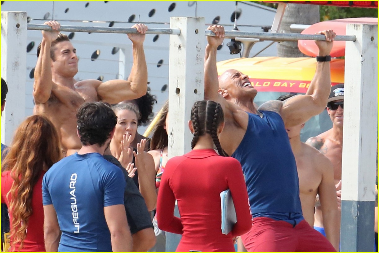 zac efron pull up contest baywatch 08