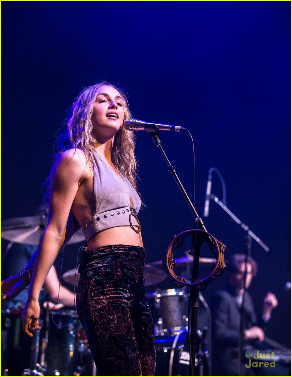 Zella Day Says Playing Coachella is a 'Badge of Honor' Photo 937852