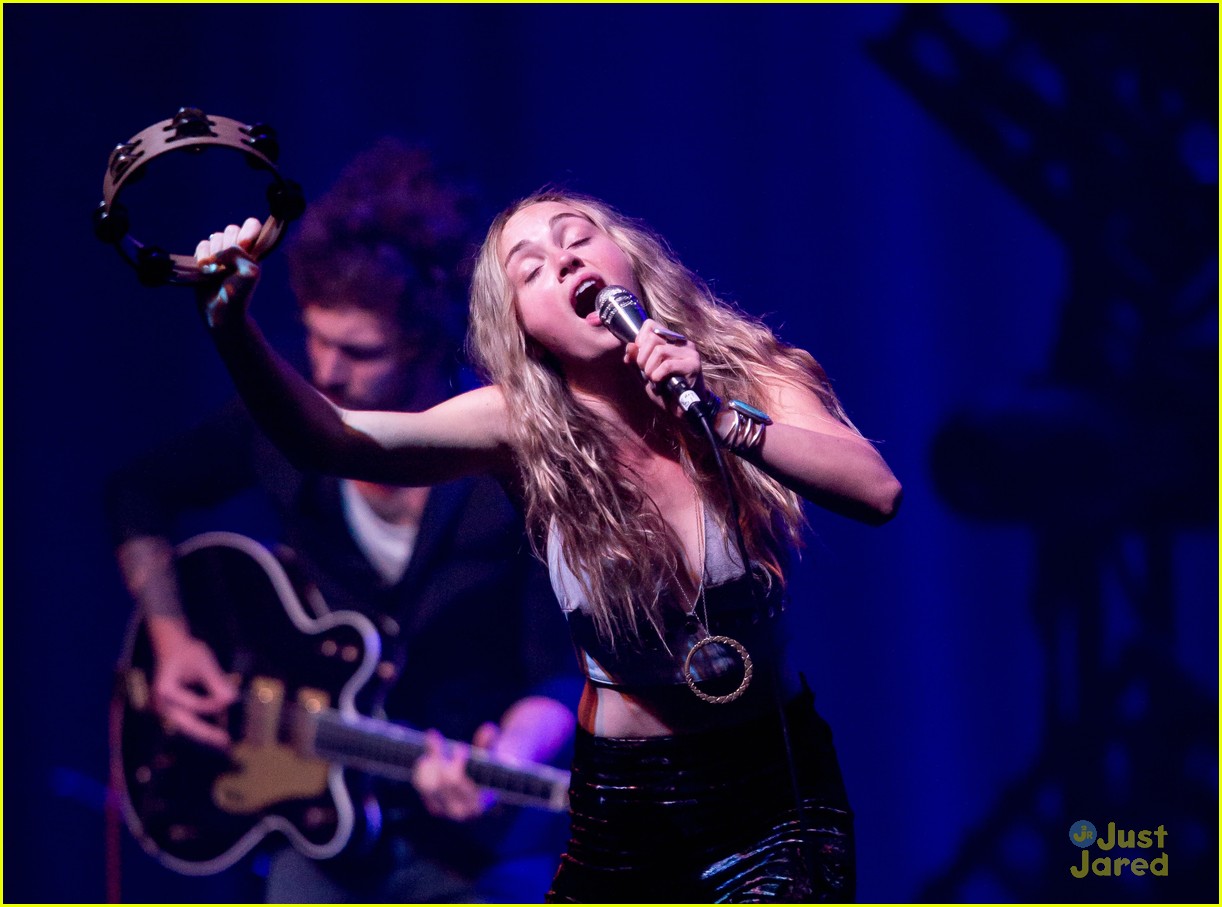 Zella Day Says Playing Coachella is a 'Badge of Honor' Photo 937880