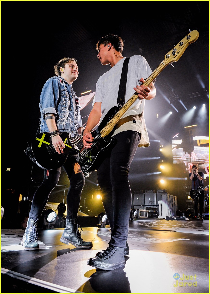 5 Seconds of Summer Rave About 'Awesome' Birmingham Show on 'Sounds Live Feels Live' Tour