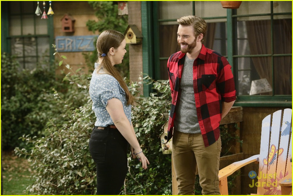 Full Sized Photo Of Bunkd Love And Money Exclusive Stills 07 Lou Falls For A Lumberjack On