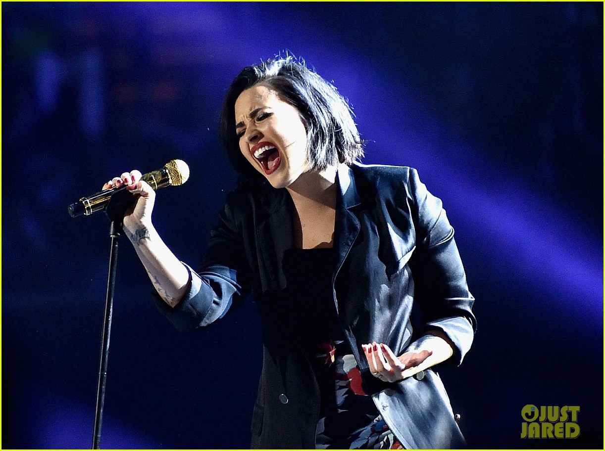 Full Sized Photo of demi lovato performs at 2016 weday 02 | Demi Lovato ...