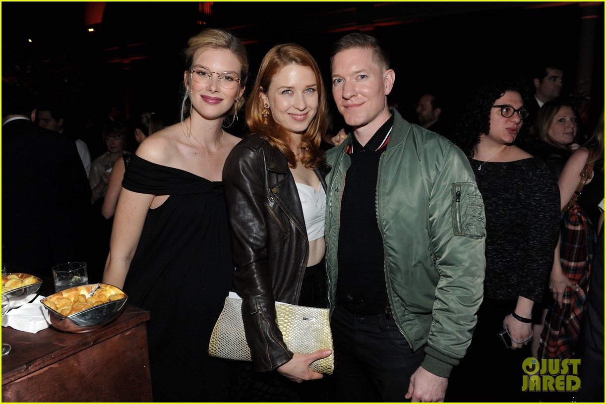 emma ishta pregnant outlander premiere nyc 10