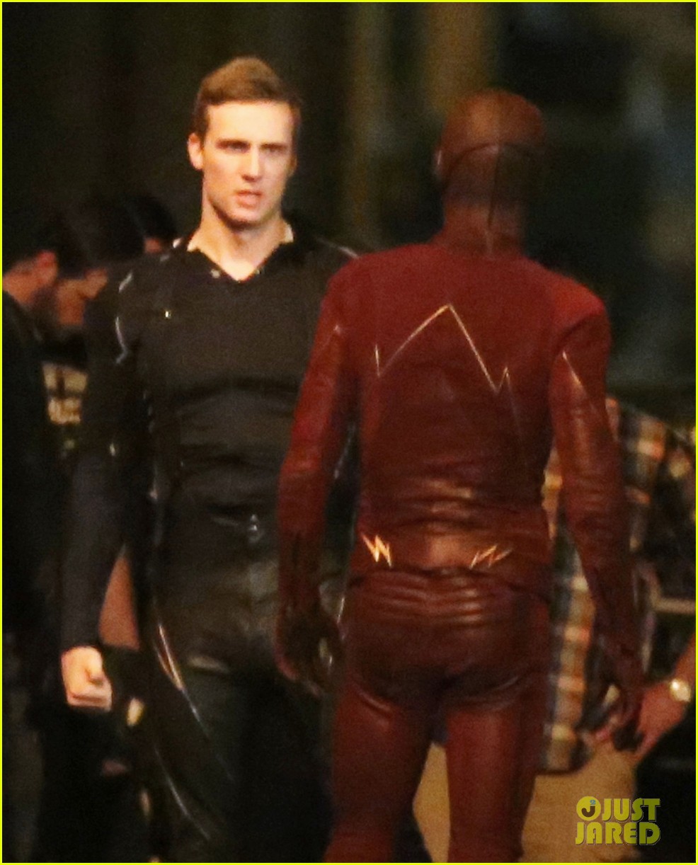 Full Sized Photo Of Grant Gustin Teddy Sears Fight Scene Flash Filming 07 Grant Gustin Films 4138