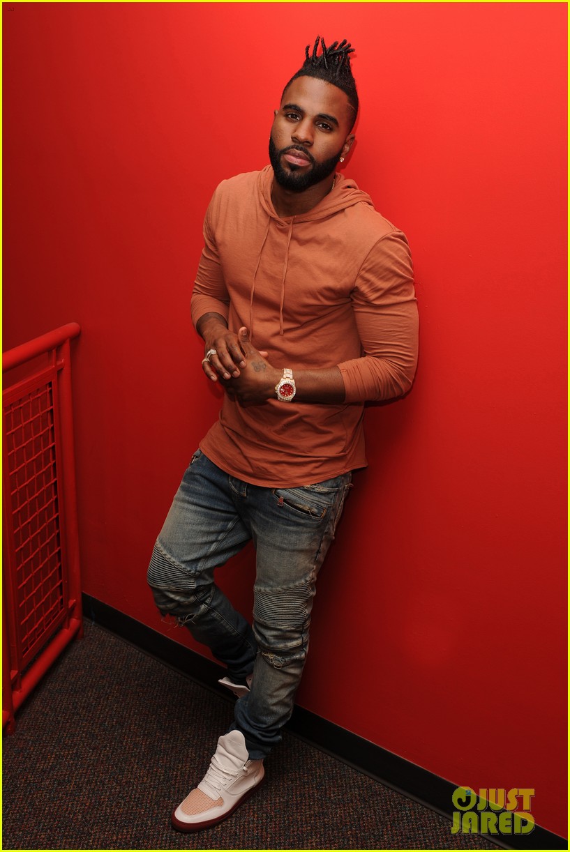 Full Sized Photo of jason derulo shirtless concert ft lauderdale 03 ...