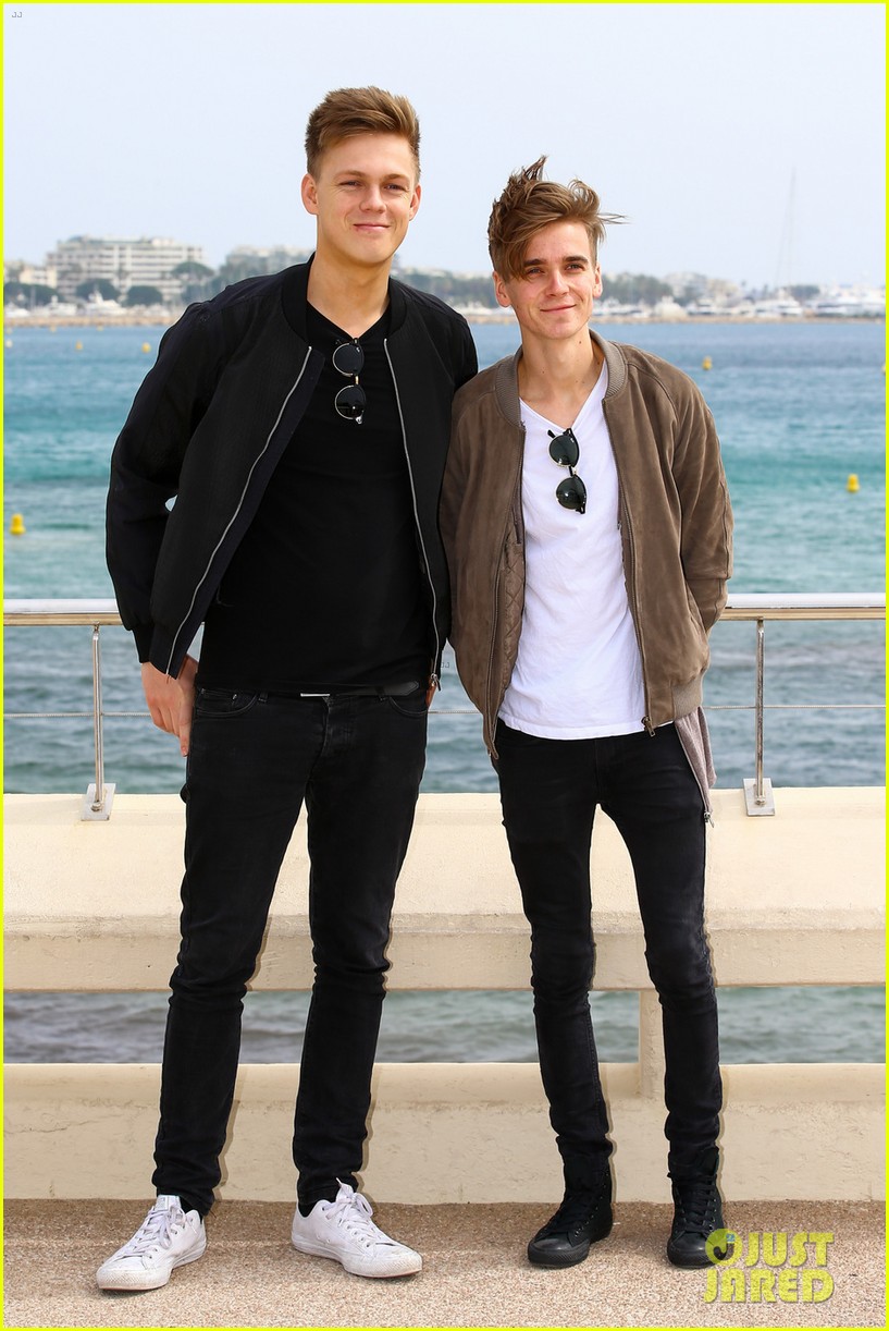 Joe Sugg & Caspar Lee Promote 'Joe & Caspar Hit the Road' in Cannes: Photo  952025 | Caspar Lee, Joe Sugg Pictures | Just Jared Jr.