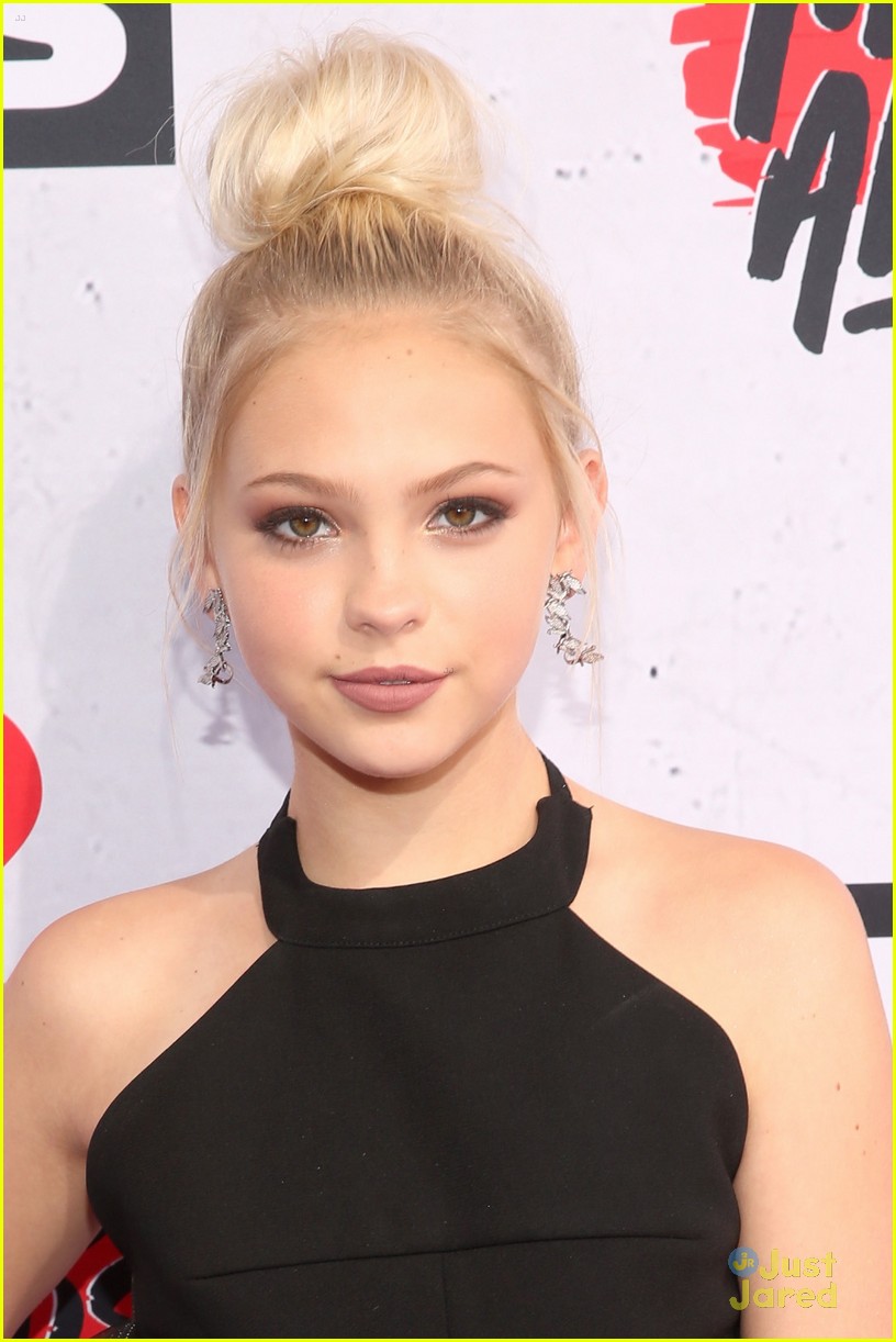 Jordyn Jones Joins Jake Paul And Jake Miller At Iheartradio Music Awards 2016 Photo 951207 0676