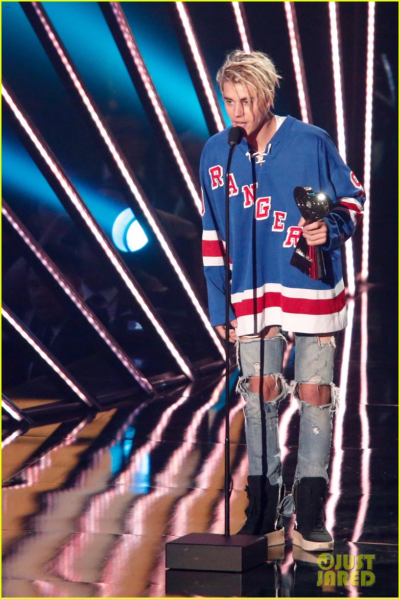 Justin Bieber Takes Home Three Awards at iHeartRadio Music Awards 2016:  Photo 951324 | 2016 iHeartRadio Music Awards, iHeartRadio Music Awards, Justin  Bieber Pictures | Just Jared Jr.