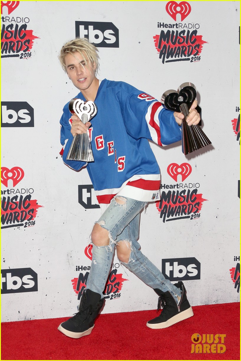 Justin Bieber's triumph at iHeartRadio Music Awards 2016