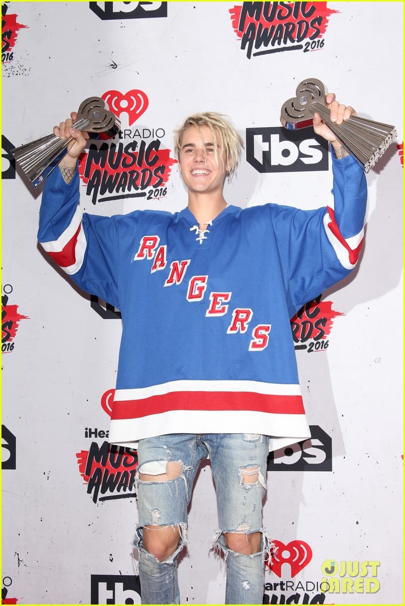 Justin Bieber Takes Home Three Awards at iHeartRadio Music Awards