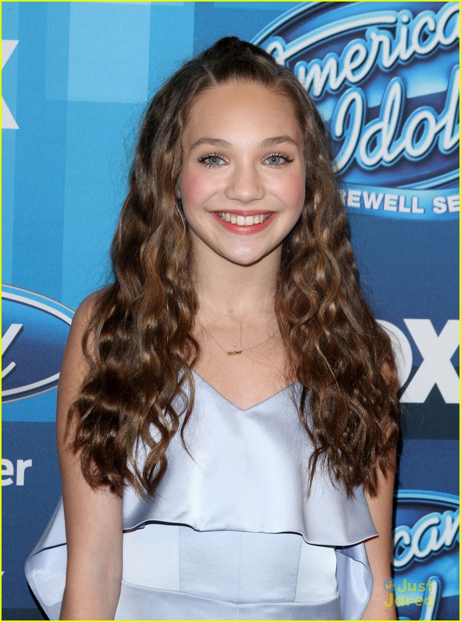 Maddie Ziegler Hits Up American Idol Finale With David Mazouz Photo 953708 Photo Gallery 4952