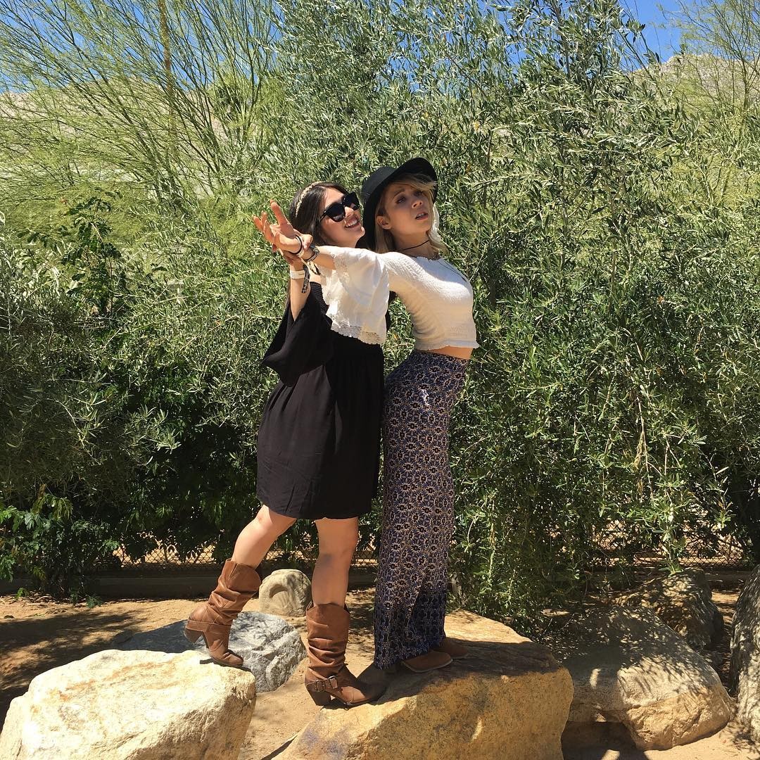 Miranda Cosgrove & Jennette McCurdy Hit Coachella 2016 Together - See ...