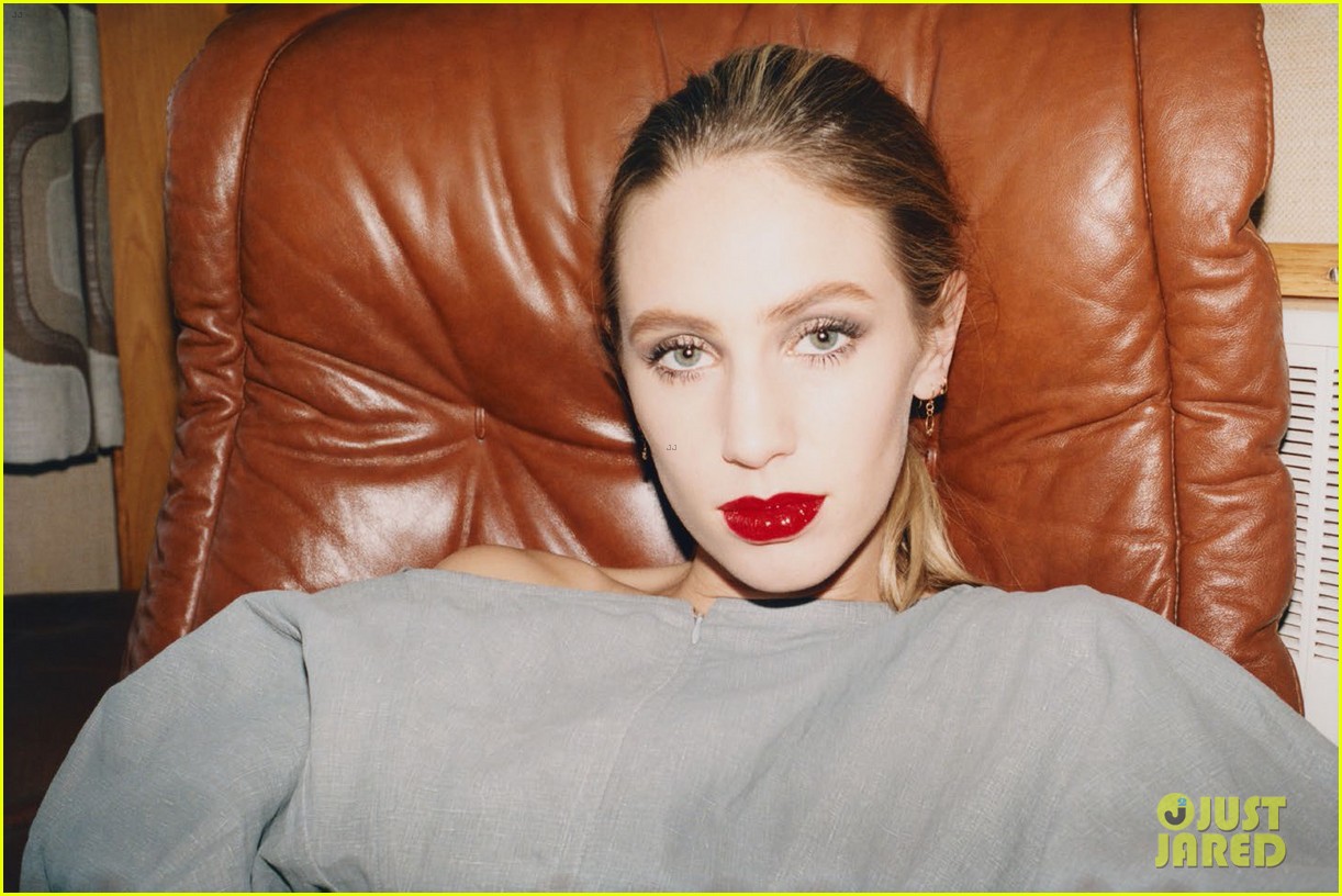 Dylan Penn Graces the Cover of 'Exit Magazine' | Photo 959335 - Photo ...