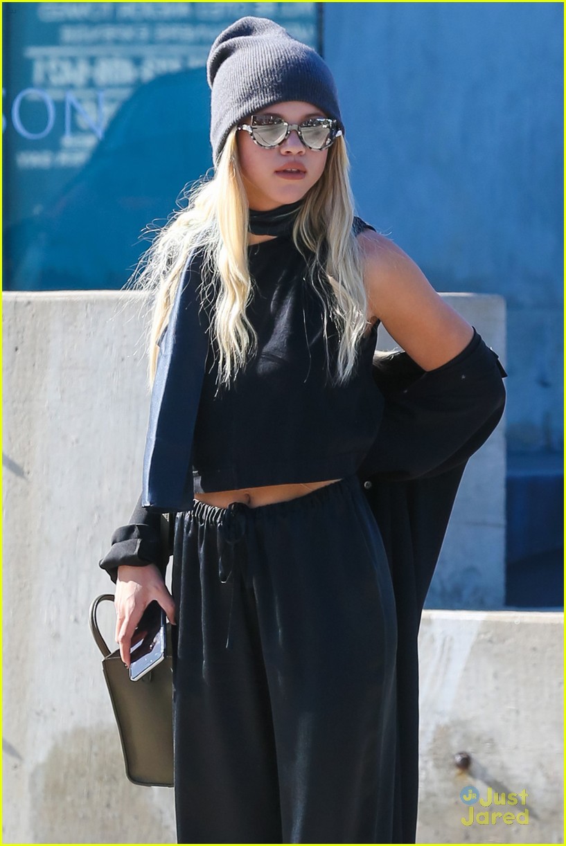 Sofia richie celebrates machine gun kelly s birthday photo 960623