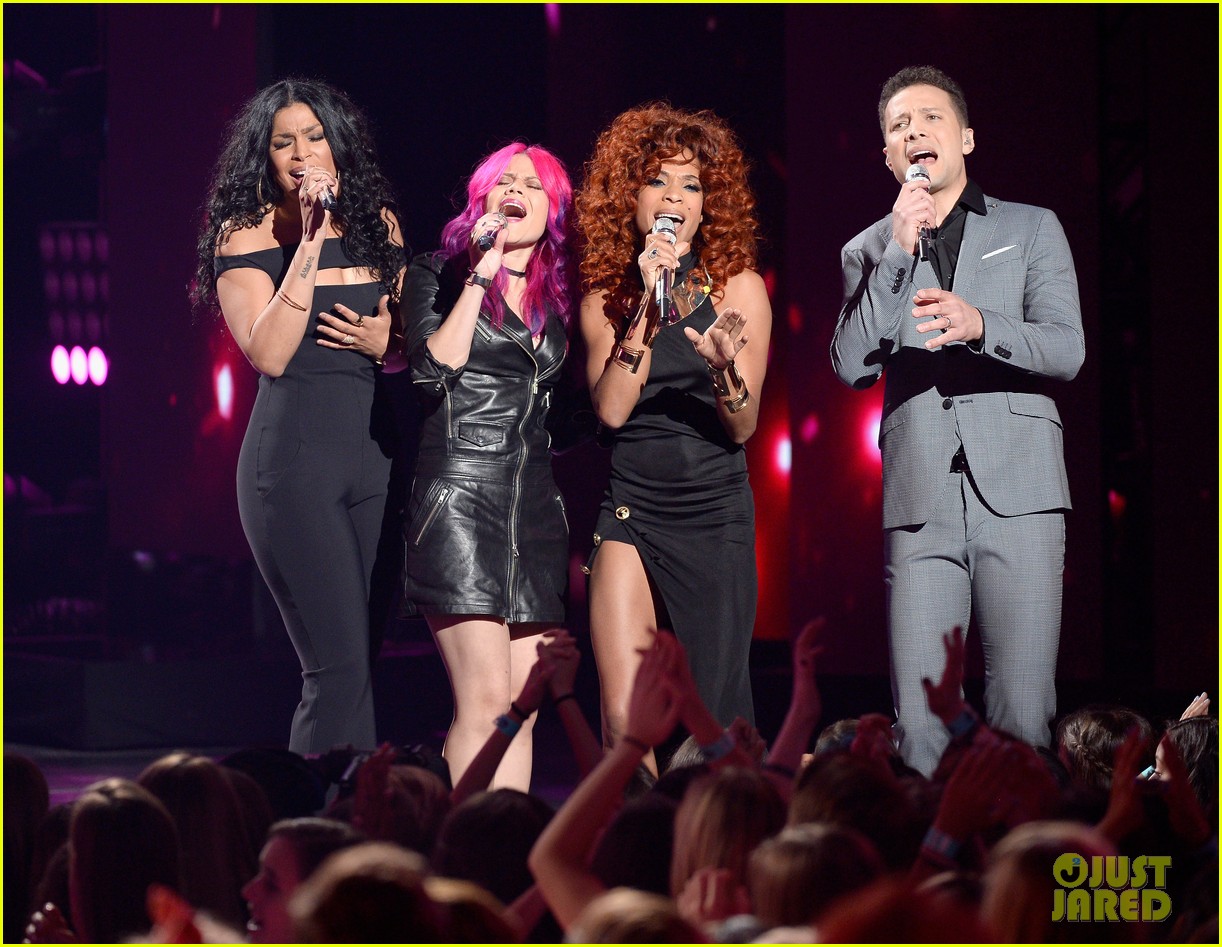 pia toscano jordin sparks american idol finale 01