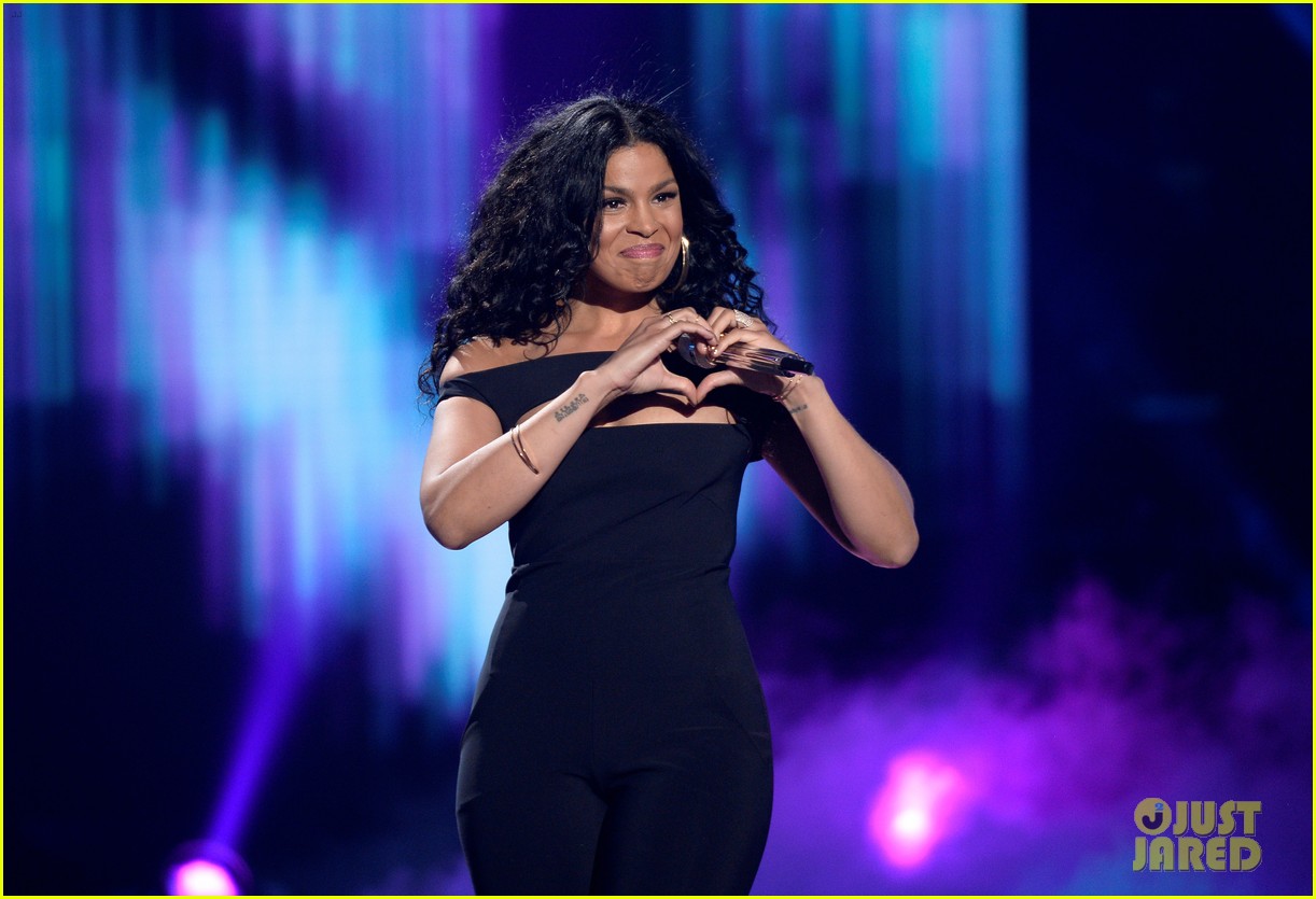 pia toscano jordin sparks american idol finale 09