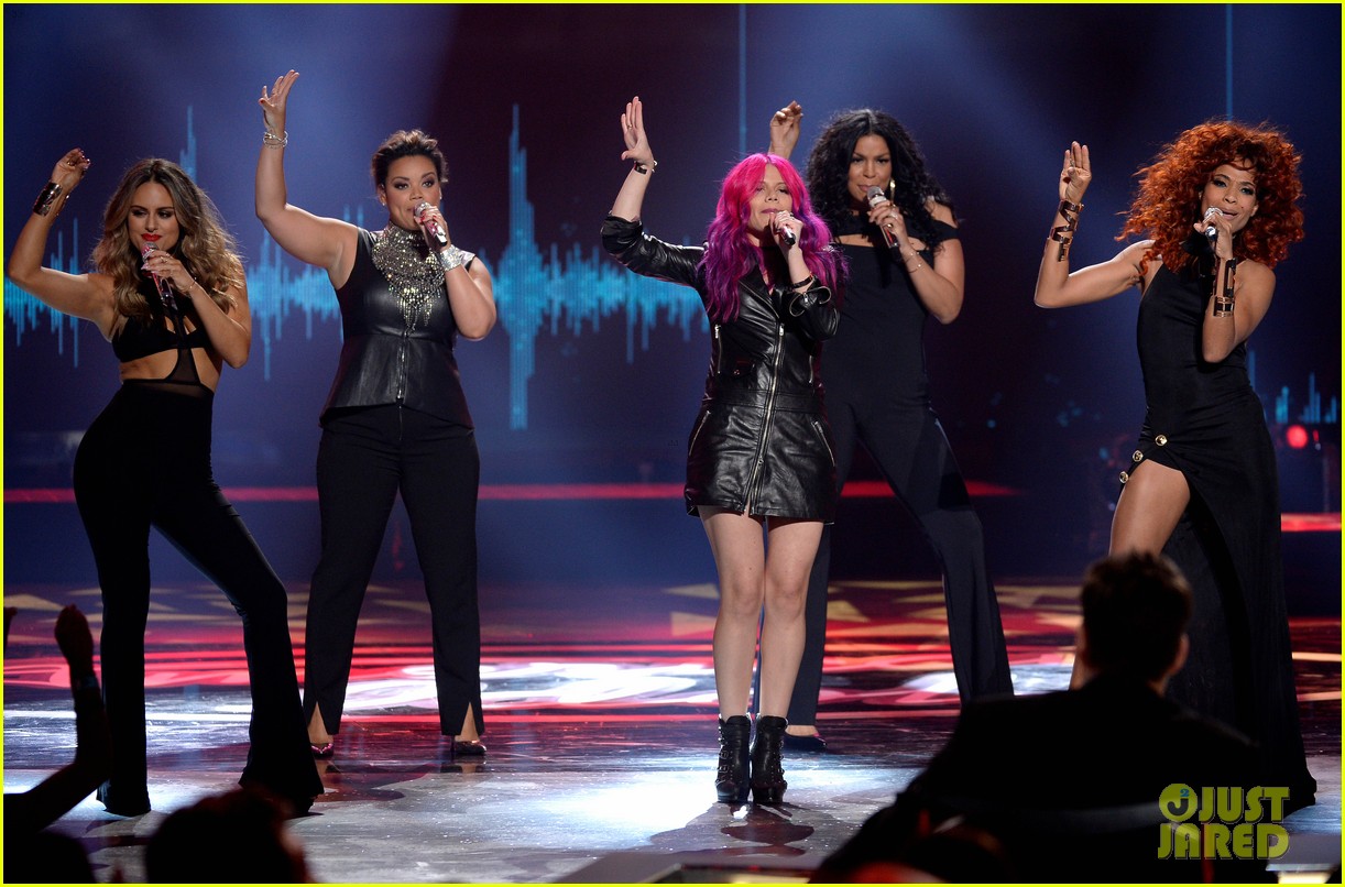 pia toscano jordin sparks american idol finale 29