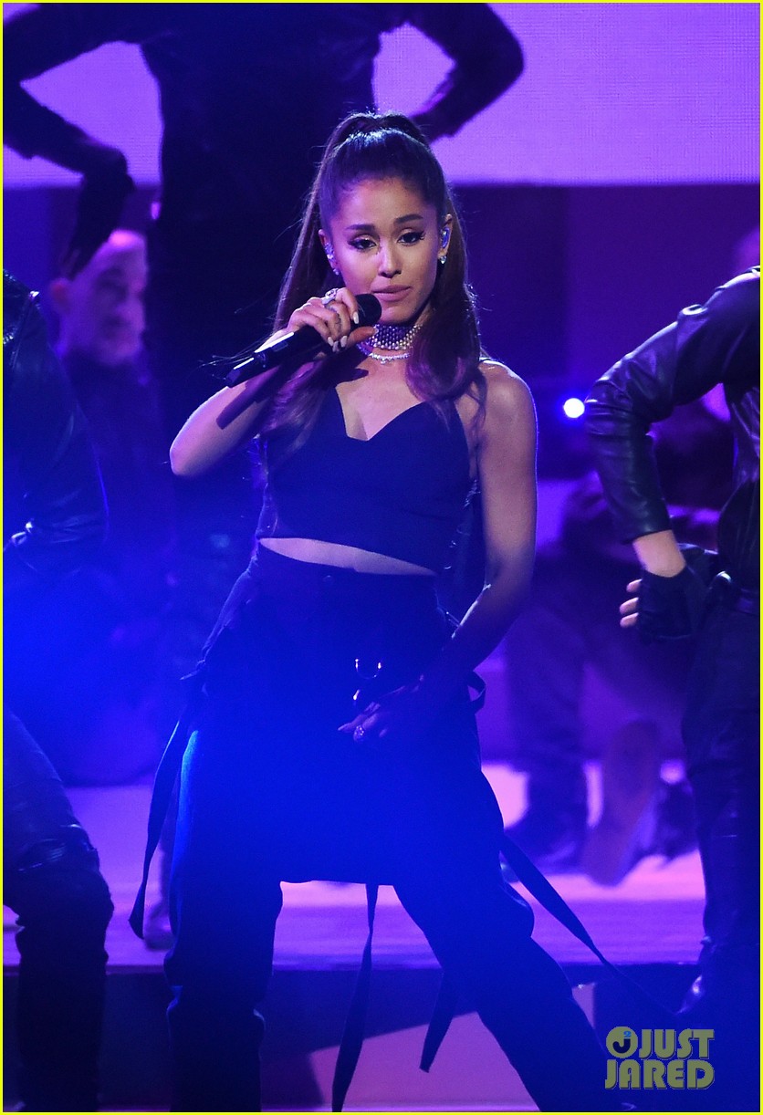 Ariana Grande Performs Dangerous Woman And Into You Medley At Bbmas 2016 Photo 974895 6545