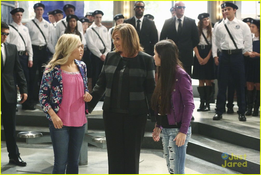 Shelby And Cyd Have To Fight To Save Their Future In New Best Friends Whenever Photo 966772 